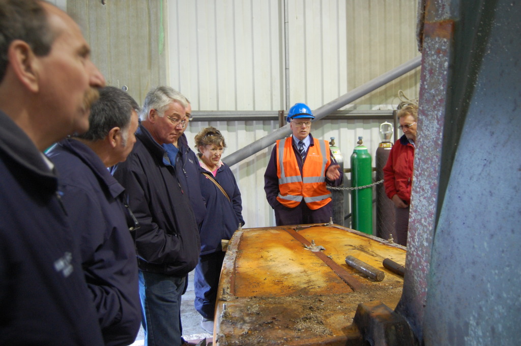 IIMS members inspecting a 6.5 ton Southerly yacht keel and base that had seen better days at Silvers Marine
