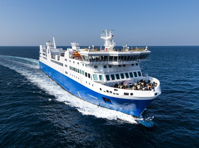 The first ship of any kind to run on LNG power in North America has entered service