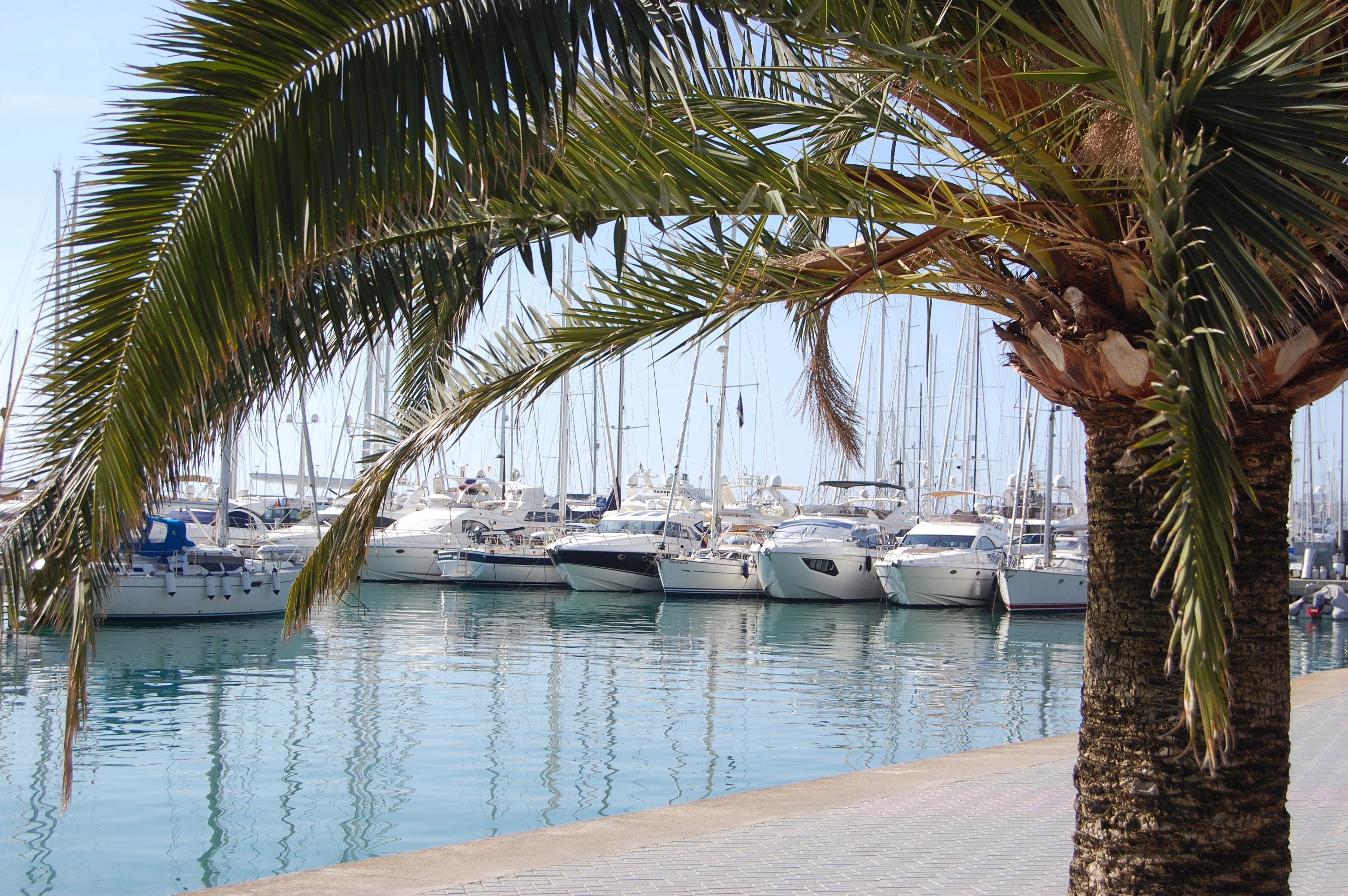 Glass Deco has developed new PYC compliant glass for superyachts