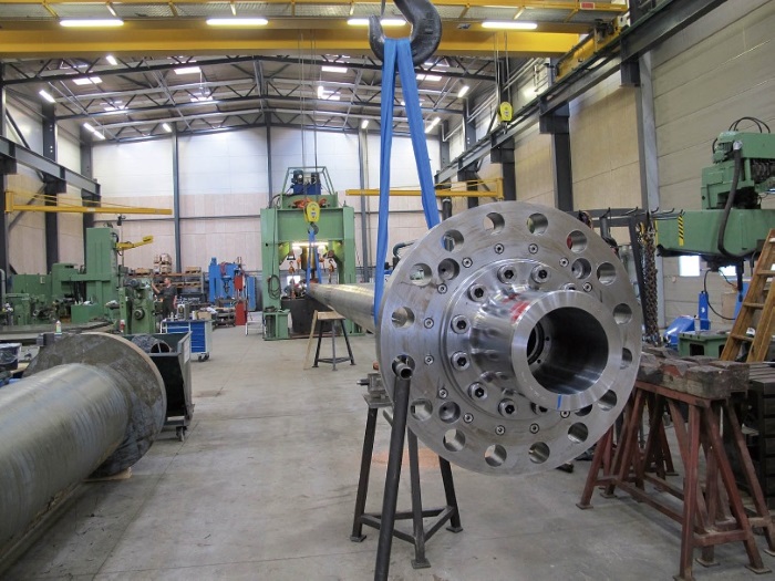 Cold straightening of bent shafts may save time and money