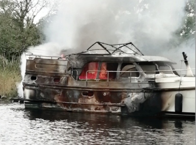 Possible shortcomings in Irish pleasure craft legislation exposed by fire