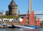 The French cutter Solwieg, refitted in 2011, in front of the Tour Tanguy et the Recouvrance Bridge